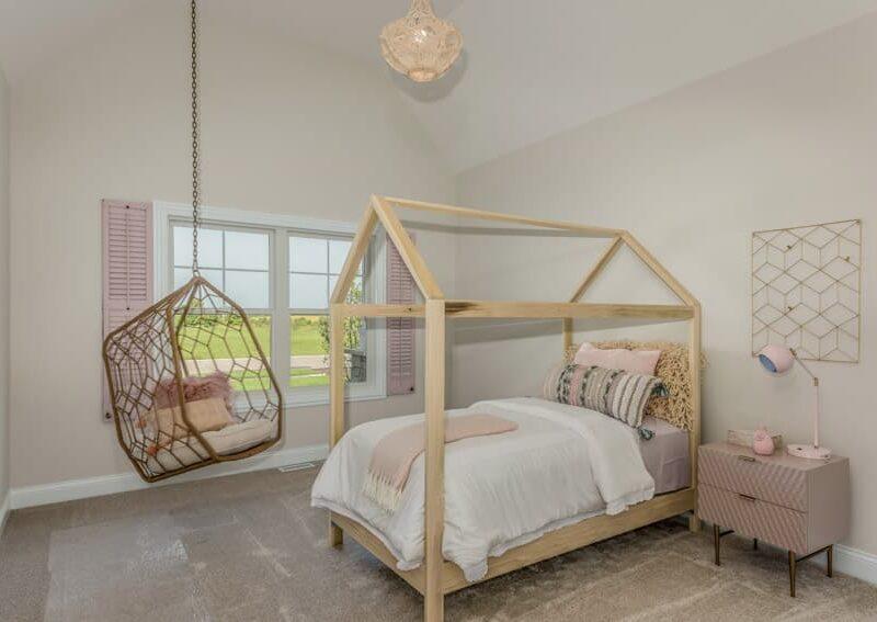 Canovile Children Bed & Swing